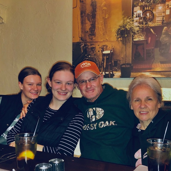 Meet your Posher, Sasha - Picture 4 of 16